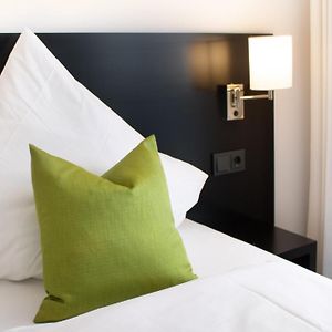Standard Zimmer mit Kingsize-Bett